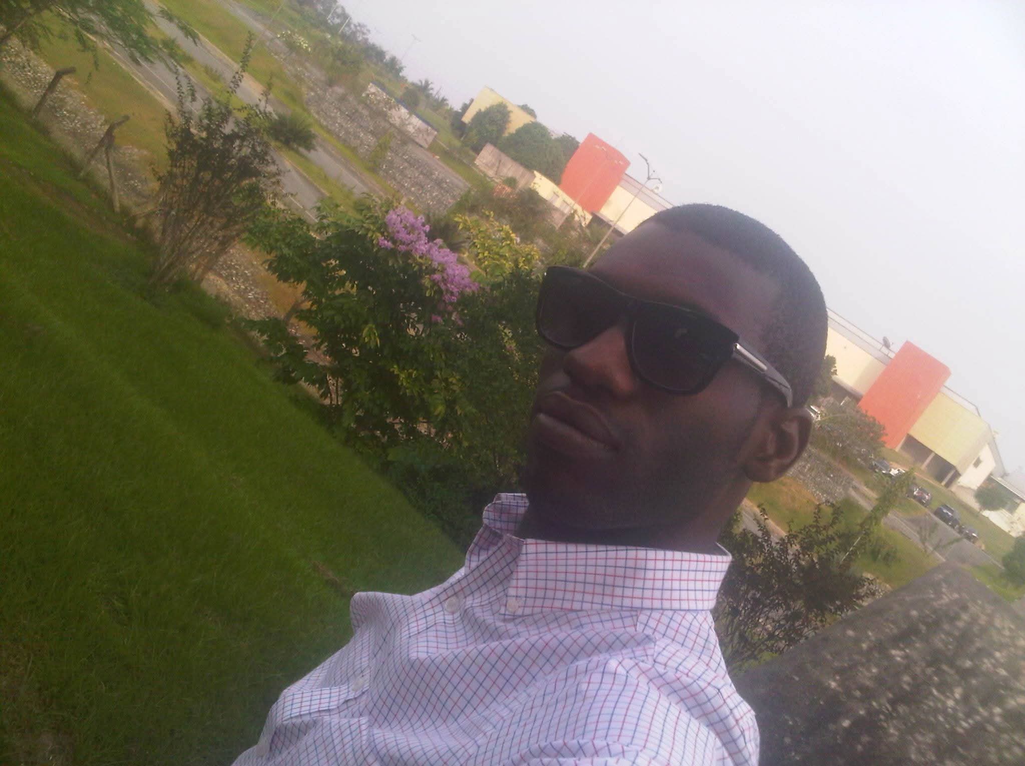 Taiwo Odeyemi dressed for a formal occasion